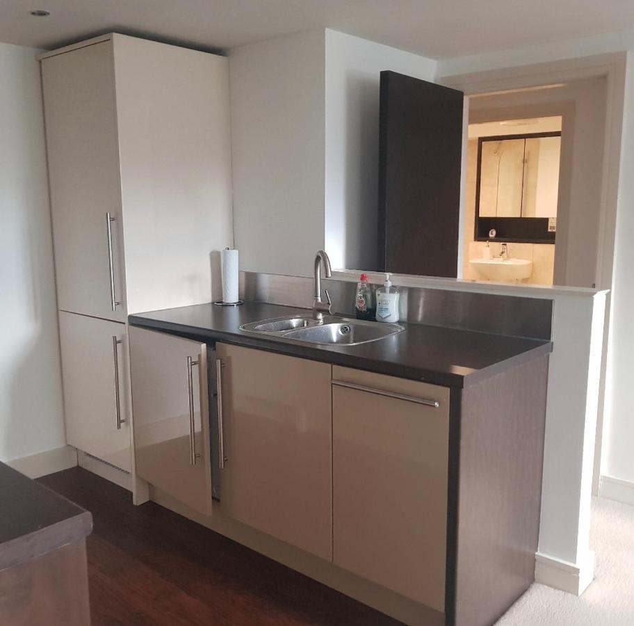 Lovely 1 Bedroom Apartment With Free Parking & Gym Kirkburton Экстерьер фото