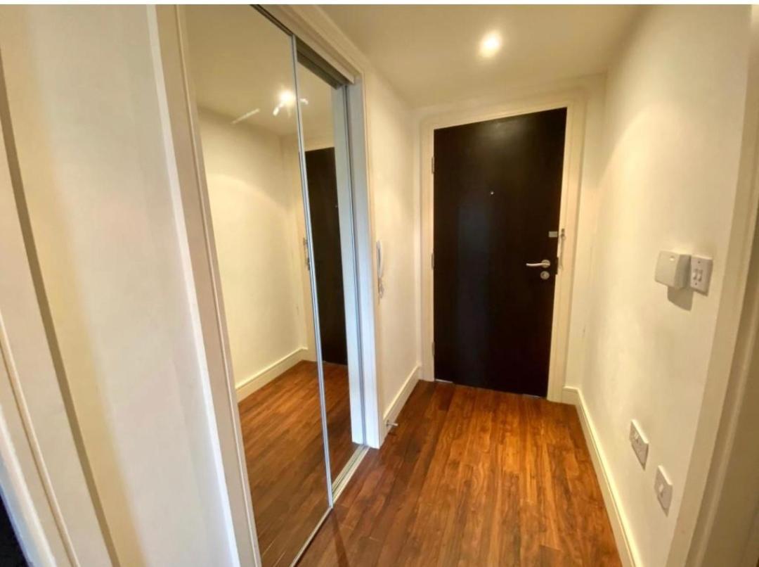 Lovely 1 Bedroom Apartment With Free Parking & Gym Kirkburton Экстерьер фото