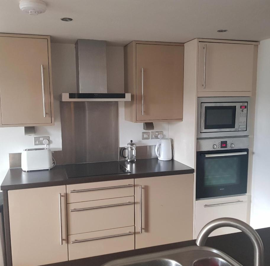 Lovely 1 Bedroom Apartment With Free Parking & Gym Kirkburton Экстерьер фото