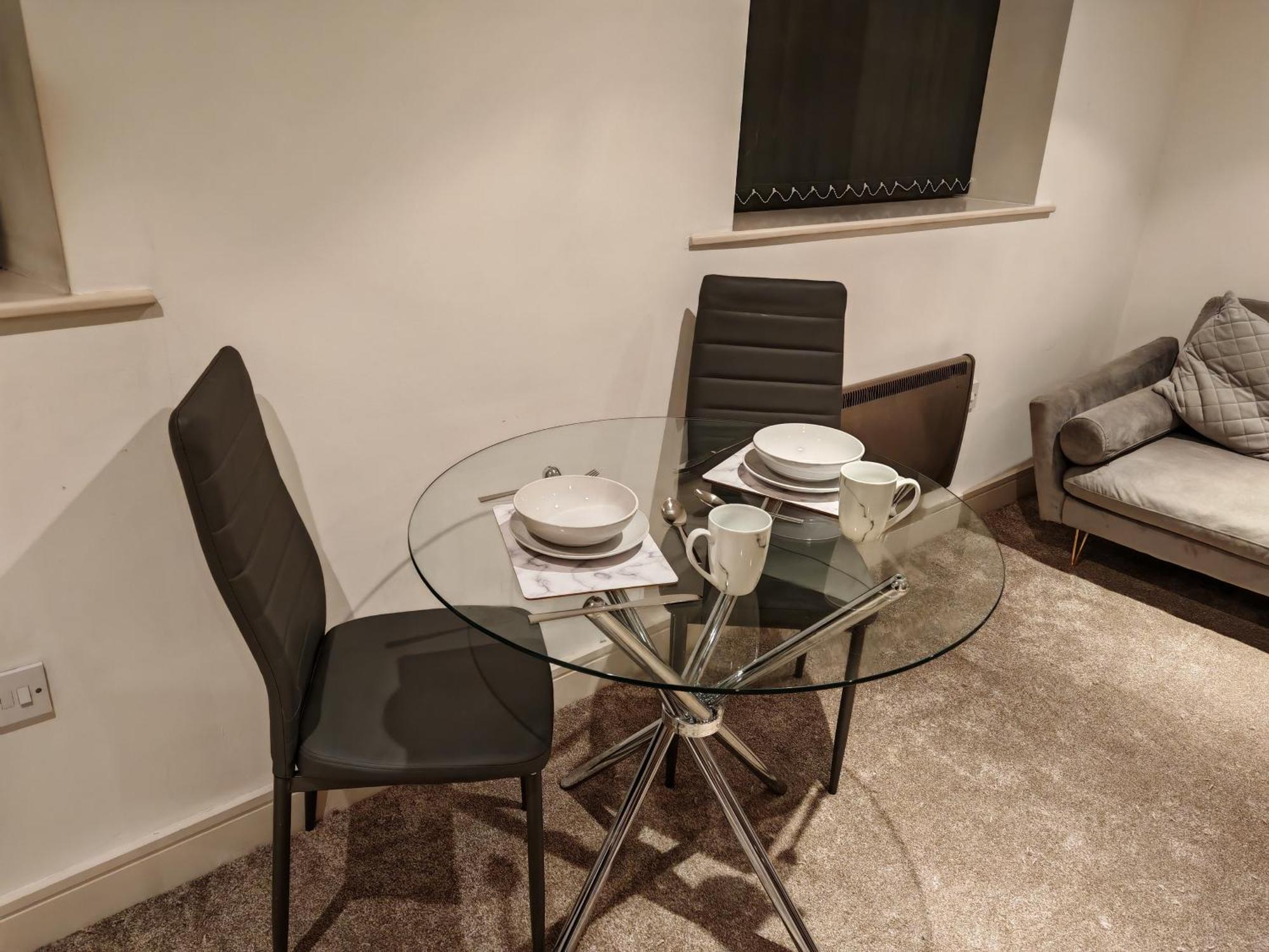 Lovely 1 Bedroom Apartment With Free Parking & Gym Kirkburton Экстерьер фото